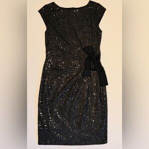 (S) THE LIMITED STRETCH BLACK SEQUIN GRAY BASE MIDI DRESS W/ RUCHING & BLACK BOW